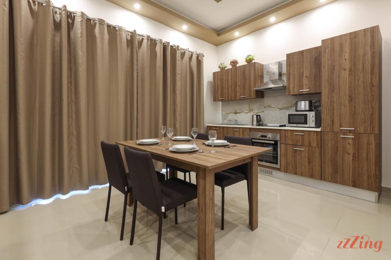 Апартаменты Gem Beachfront With Amazing Bay And Sea Views
