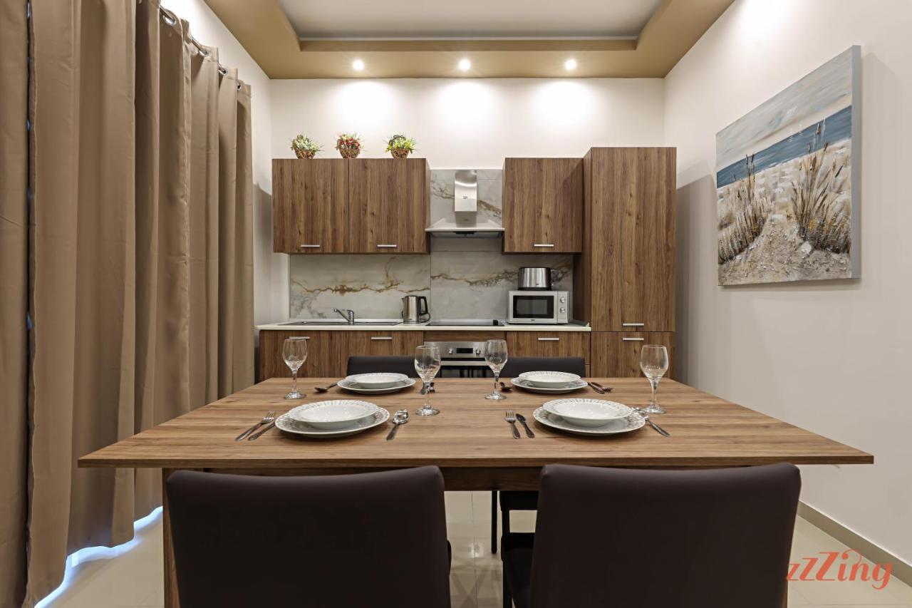 شقة Gem Beachfront With Amazing Bay And Sea Views *
