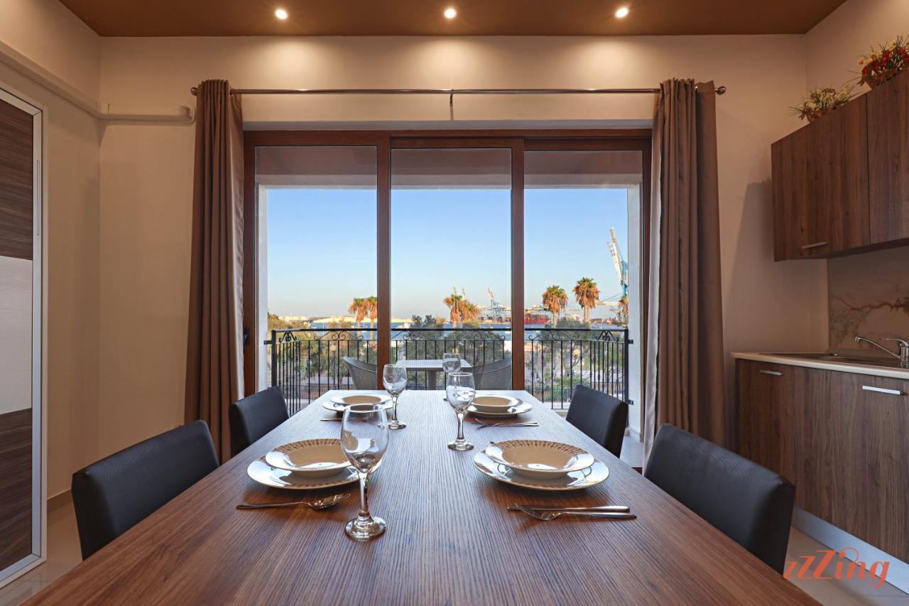 Gem Beachfront With Amazing Bay And Sea Views