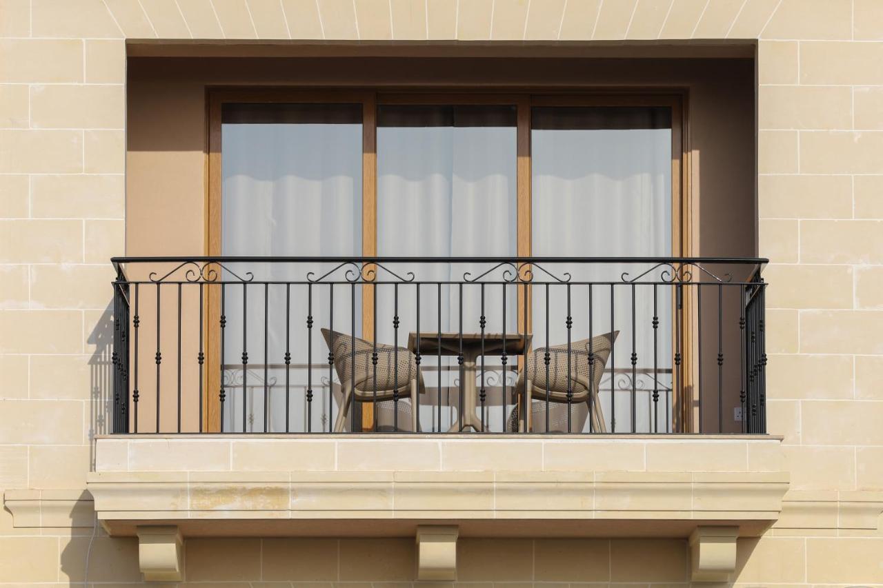 Gem Beachfront With Amazing Bay And Sea Views *